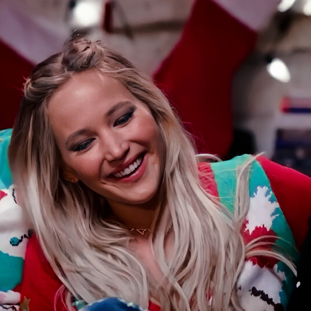 imcrazyforjen's tweet photo. Merry Christmas everyone! ❤️🎄🎅🏻 https://t.co/ZqTGkJnJzp