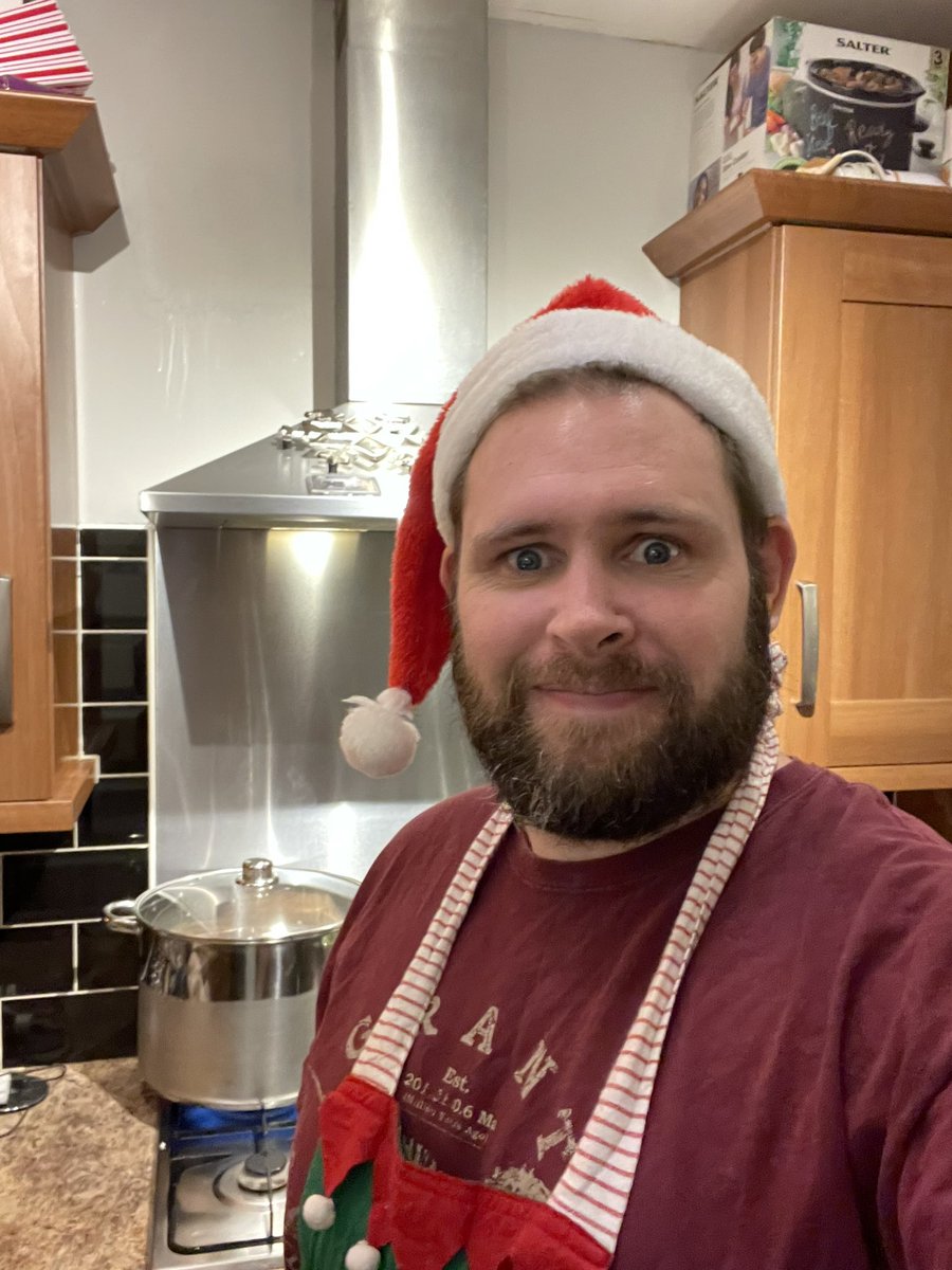 UltMovieGeek's tweet photo. Merry CHRISTMAS to my Movie Geeks out there.
#KitchenElf #Christmas https://t.co/D3a1pUF99a