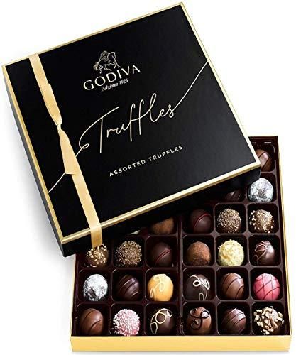 writerzai's tweet photo. [ @REDGRAVlTY ]

And hands (shoves) it to him. "... Merry Christmas, chibikko."

It's not much… just a box of assorted truffles and a small picture frame with a picture of the two of them when they were younger. https://t.co/ZEBrsw4Uc3