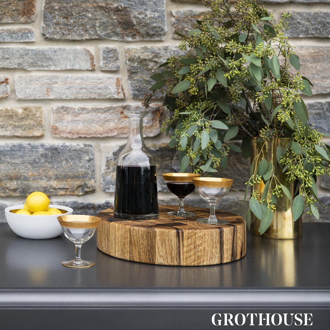 glumber's tweet image. Wishing you a Merry Christmas from #Grothouse. May your season be warm and bright.