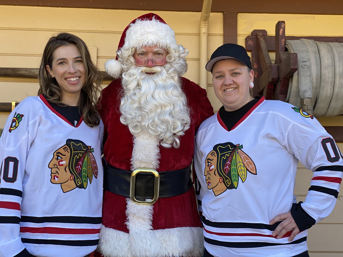 houseofhockey_'s tweet photo. Merry Christmas from our house to yours! π
#houseofhockeypodcast #hohpod #christmasvacation #youseriousclark #idontknowmargo #christmasday #xmas #merrychristmas https://t.co/yu8dNncs5f