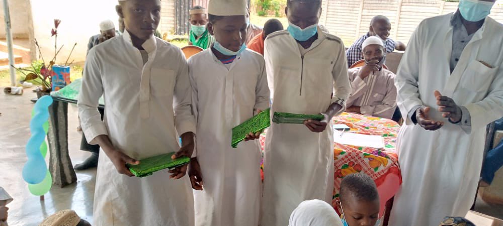 imamdevprogram's tweet photo. Swipe because it’s one of many Jalsah’s! 😍
May Allah preserve all our Imams to continue teaching and grant all their students success! ♥️
#Imamdp #MakingImamsBetter #SouthAfrica #Malawi #Zimbabwe #Lesotho #Islam #Jalsa #Studentsofdeen https://t.co/vzwvIMPn9A