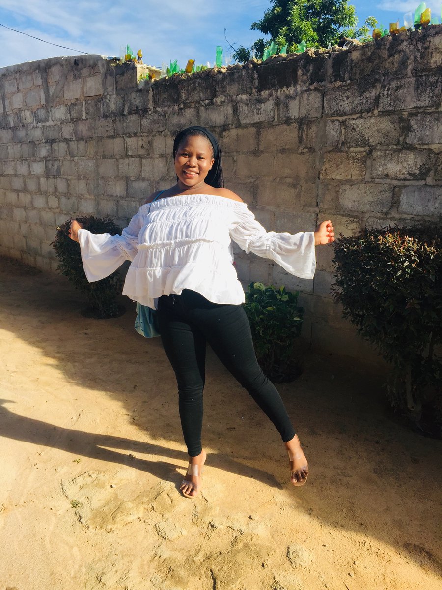 jennmumba's tweet photo. Happy festive season💃🏻❤️❤️ https://t.co/y73OSJhjff