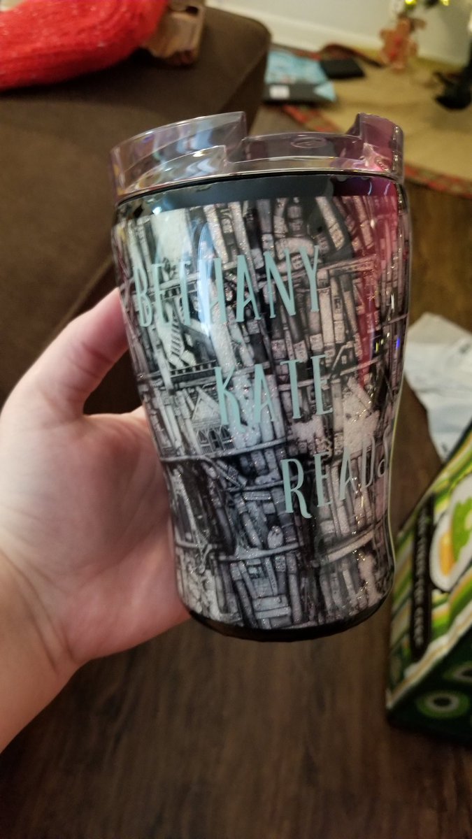 bethanykateread's tweet photo. Merry Christmas to everyone or happy weekend! 🎄
My parents got me a cup to celebrate me starting my booktube! 🥰 https://t.co/S6f0nkDOTe