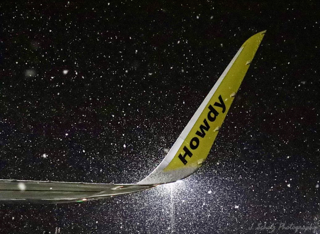 Spirit Airlines tweet media