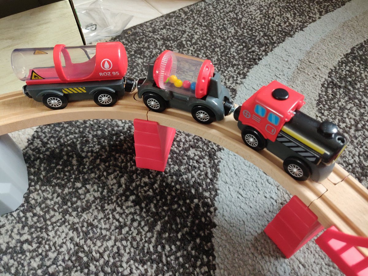 Toy Train Tracks tweet media