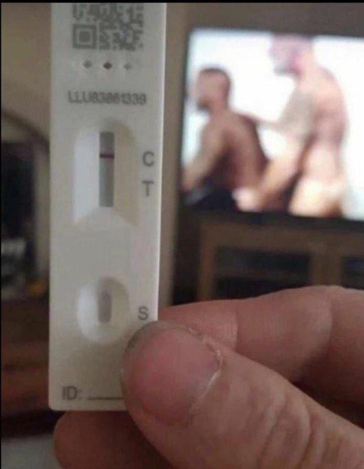 ElBandoOficial's tweet photo. Recuerden hacerse la PCR porque hay mucho COVID y mucho menor de edad en servers antiroles🧨🦽🤬🥵 https://t.co/upEV3wsAzL