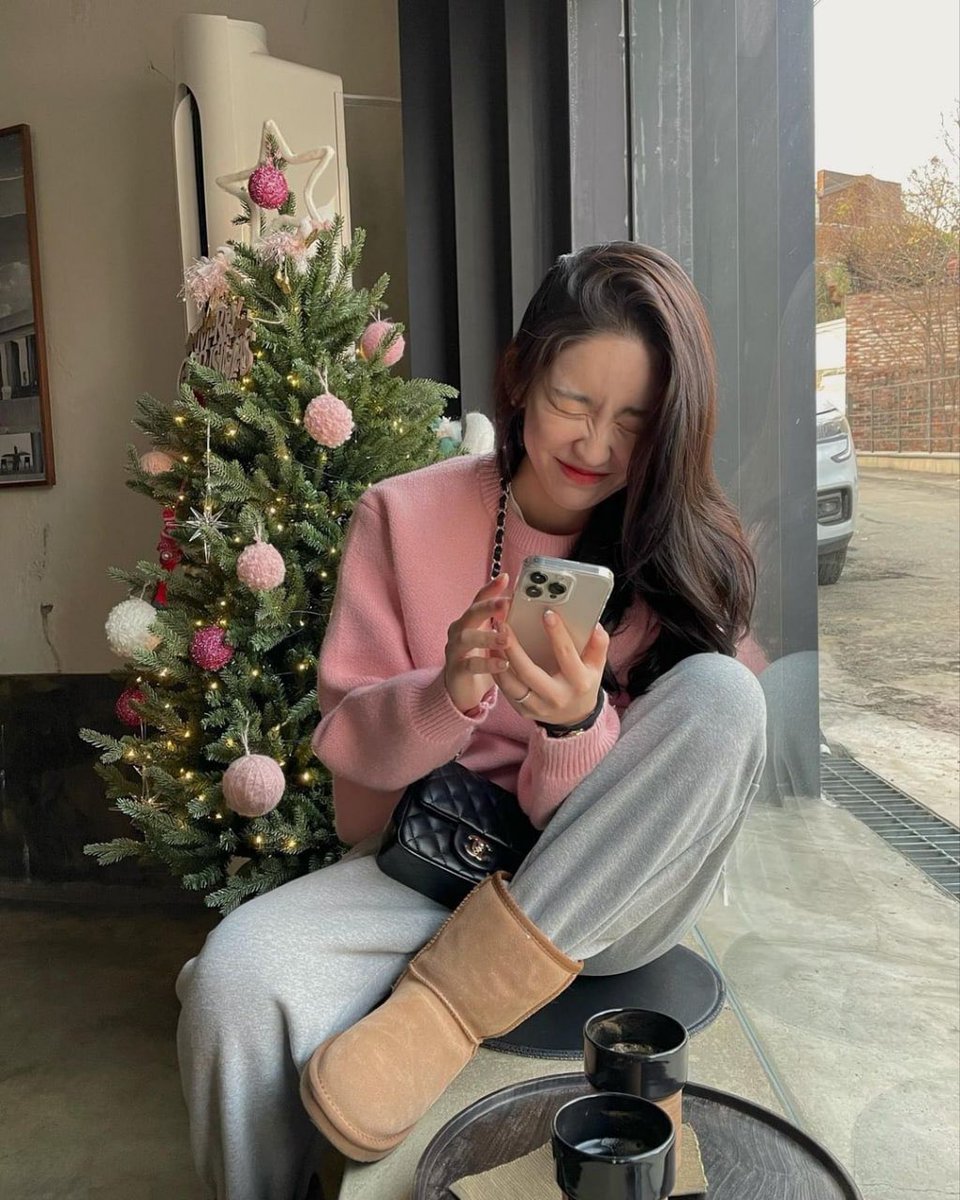 Feng_10m's tweet photo. Marry Christmas  everyone 💗 ʕ•ᴥ• https://t.co/afZfMyzux1