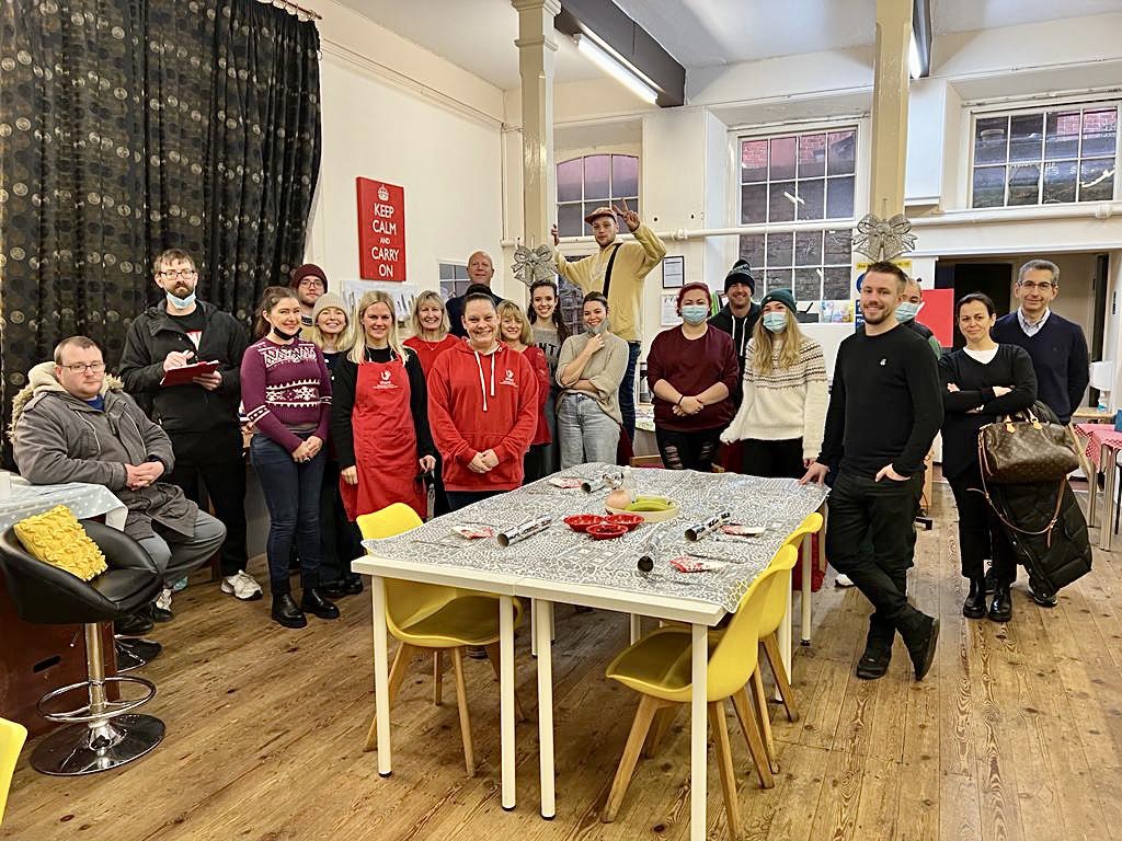 azzlennox's tweet photo. These guys are what #christmas is all about! - Christmas is about giving, so today, I gave my time to the guys over @shareshopsuk in order to help feed the homeless or the people that would have spent the day alone!
Absolute pleasure to have joined them today! #teamshare 🎁 https://t.co/FW2Q4jjyC2