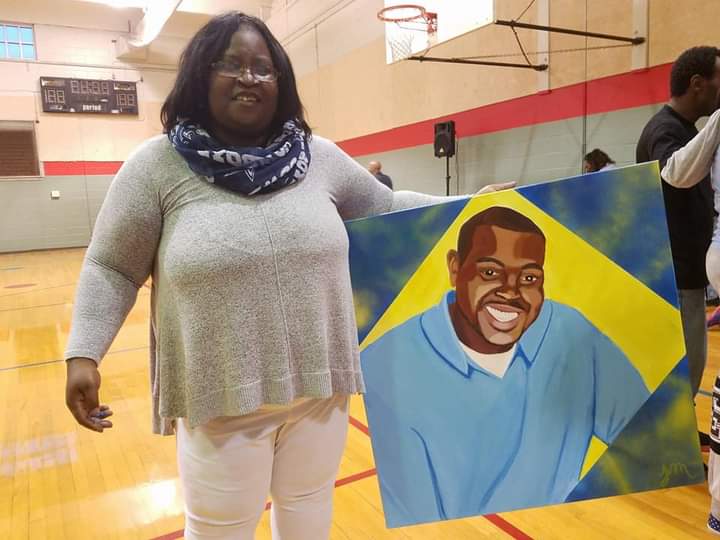 Phatz1966's tweet photo. Something amazing happened last night I won this portrait of George Floyd, both he and my son was both murdered by the police and out of all the ppl in the room and there were over 30 ppl my number was called https://t.co/hvQrr10Efq