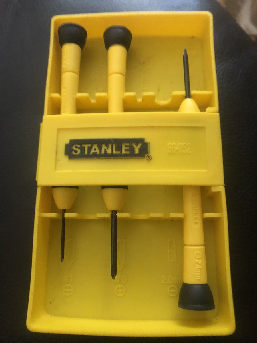 Hatsy14's tweet photo. “Come here son. It’s time I teach you everything I know about tools” https://t.co/i5NWlyqsDV