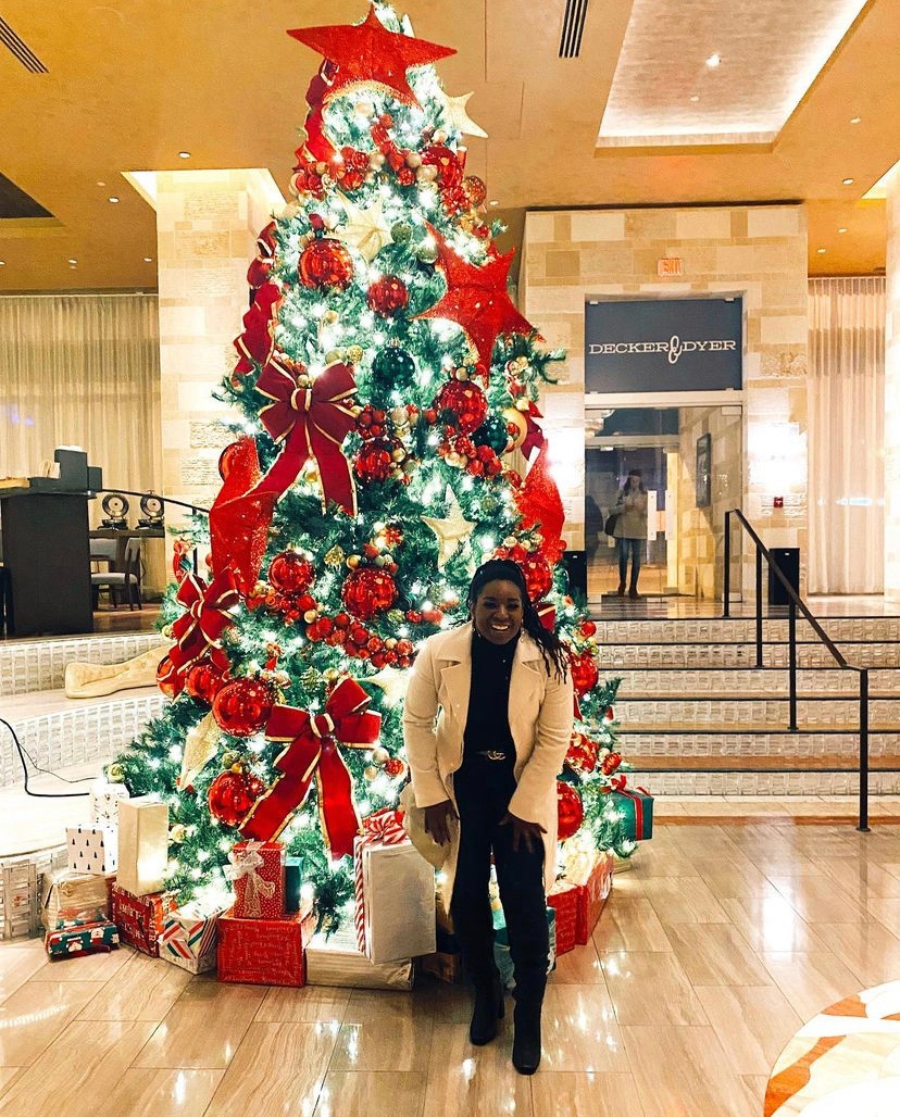ShoeDazzle's tweet photo. Our greatest gift of all: You.
Happy Holidays, Sole Sisters! 👠
#StyledinSD
@asiana_airlines_99
@moramorglam
@paulinanako
@kae91lee
@shenelleshakea
@ayisha.nicolee
@cescamarissa
@roxanne__thompson
@chiarajohansson https://t.co/bm8Buc3uE6