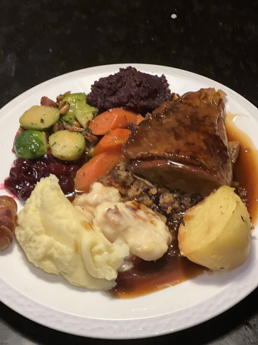 Amazing goose <a href="/DuckThornhill/">ThornhillDuck</a> thank you I’m as full as a bingo bus 😋😋🥰🥰🥰