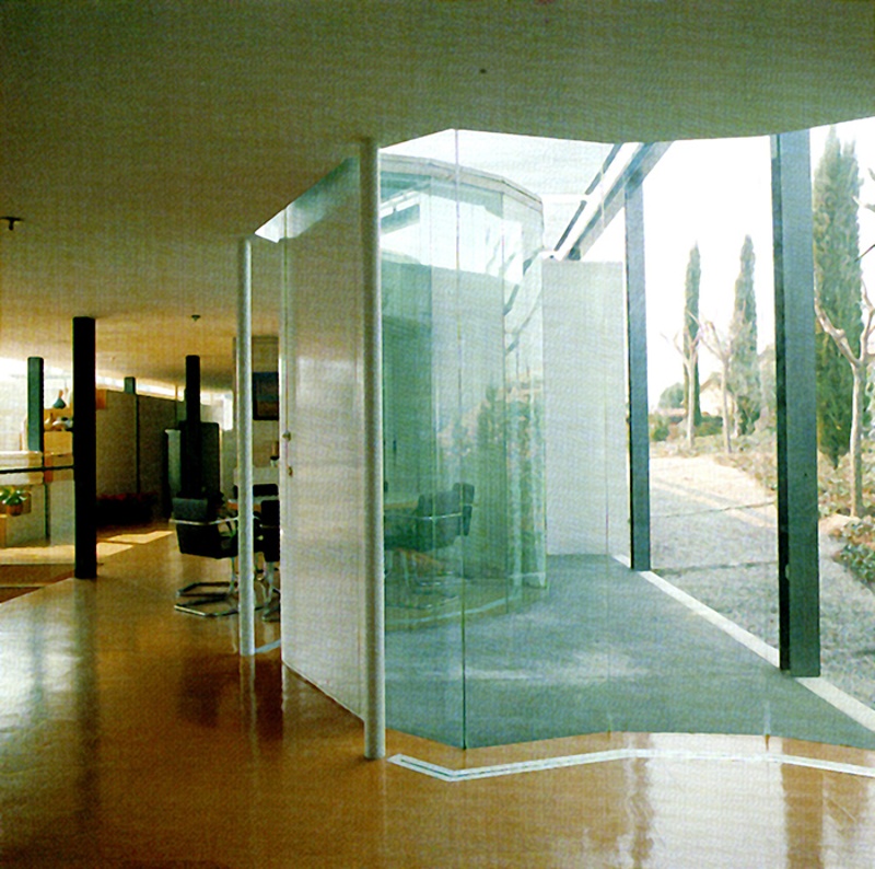 efemarq's tweet photo. #Taldiacomavui de 1933 va néixer l'arquitecte anglocatalà David #Mackay. Nat a Anglaterra, el 1959 s'incorporà a l'estudi de Josep Martorell i Oriol Bohigas, #MBM. El 1977-81 van fer la Casa #Serras, a Canovelles, que inclou la planta del famós gratacel curvilini de Mies de 1922. https://t.co/FId3sPITSr