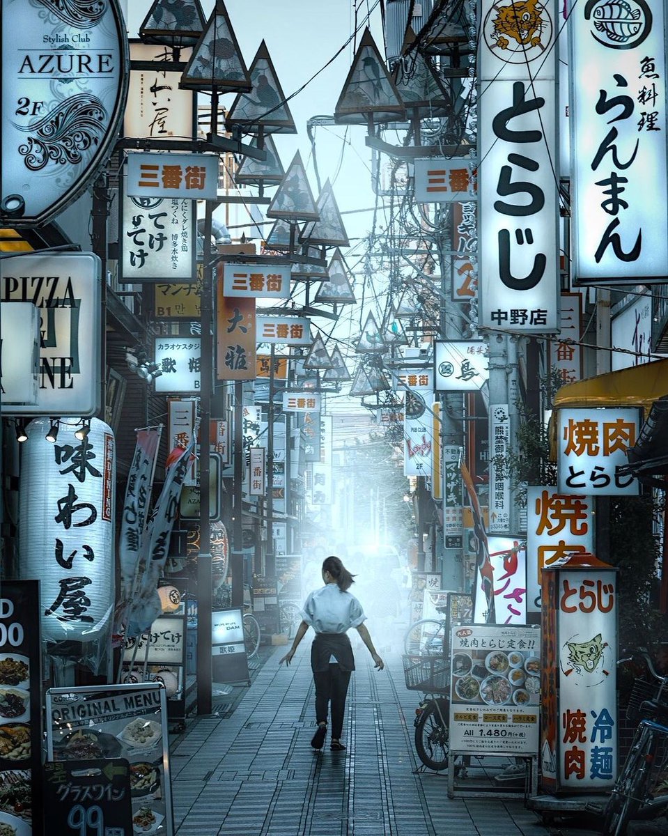 IoriTosa2's tweet photo. 📷 © Hiro 

Nakano, Tokyo

🐯 Narrow alley in Nakano 

#streetphotography #cityscape #Tokyo #Japan #alley #narrow_alley #東京 #中野 #路地 #路地裏 
. https://t.co/tEWviAdtxH