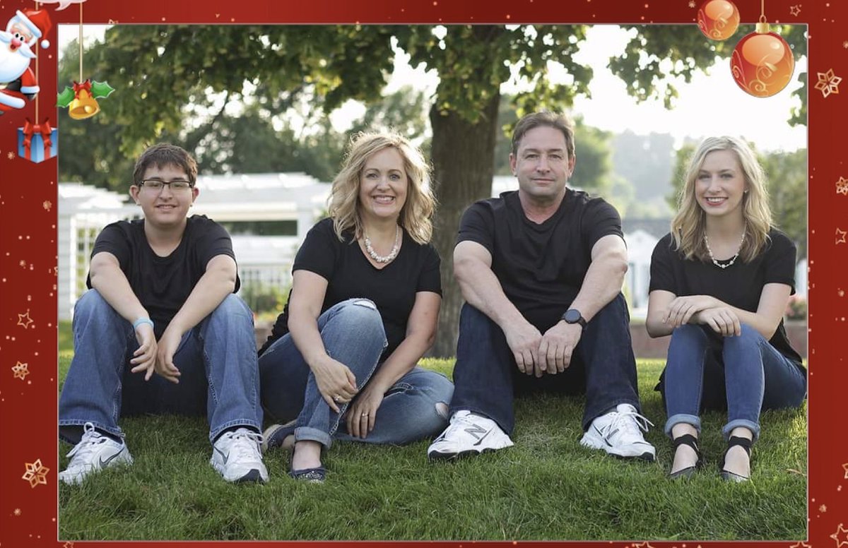 targetedtax's tweet photo. We wish you a joyous Holiday season and a happy and peaceful New Year from our family to yours. May your Christmas sparkle with moments of love, laughter, and goodwill, and may the year ahead be full of contentment and joy. Have a Merry Christmas!

#happyholidays #newyear2022 https://t.co/HZpJQyJ2SG