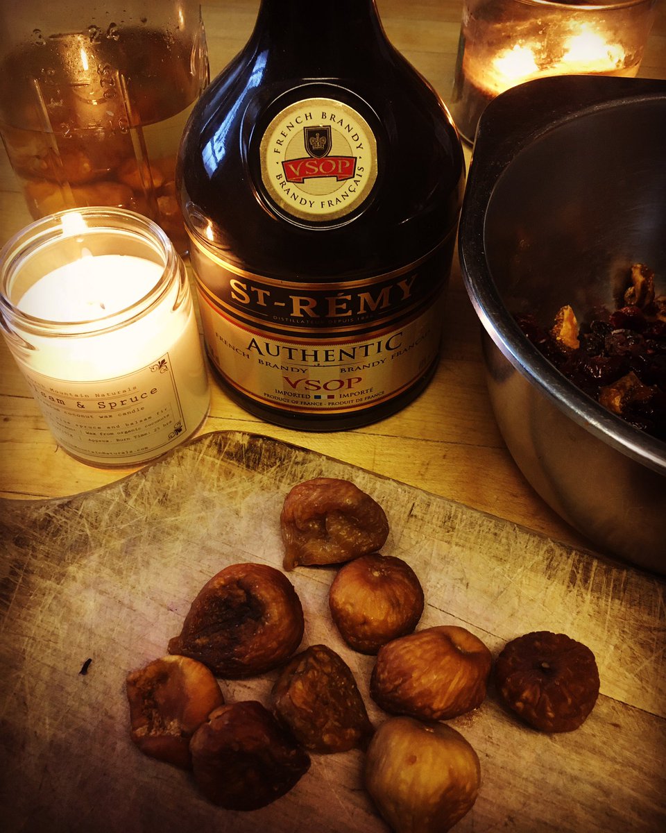 laurieannforest's tweet photo. Todayβs epic quest - to make a fruitcake. Wish me luck, friends. #novicecook #vegancookingintheforest π² https://t.co/NJC3IpSvyf