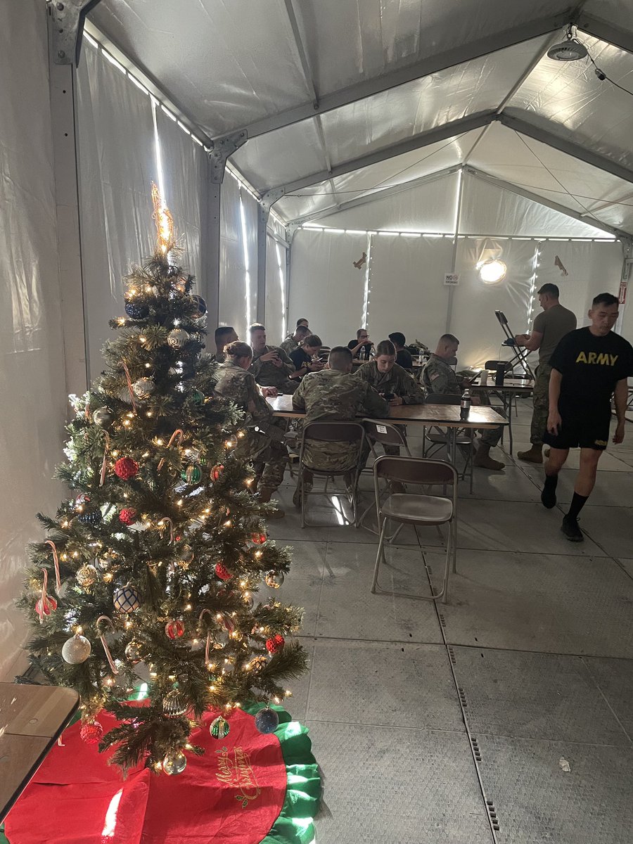 407thB's tweet image. Wishing everyone a very #MerryChristmas! Especially to our #deployed #Soldiers and their families - we’re thinking of you all during this difficult holiday season. 

#resultsthroughteamwork #civilaffairs @308th_ca_bde @usacapoc @USArmyReserve @353CivilAffairs
