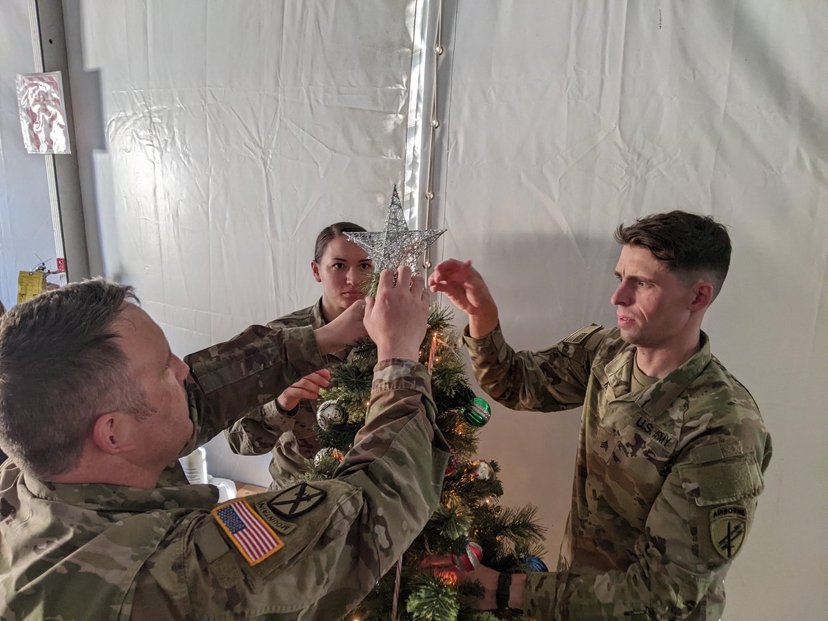 407thB's tweet image. Wishing everyone a very #MerryChristmas! Especially to our #deployed #Soldiers and their families - we’re thinking of you all during this difficult holiday season. 

#resultsthroughteamwork #civilaffairs @308th_ca_bde @usacapoc @USArmyReserve @353CivilAffairs