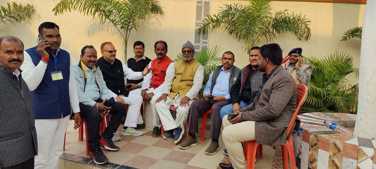 RkvermaINC's tweet photo. झारखण्ड कुशवाहा महासभा के द्वारा सरिया, गिरिडीह में आयोजित राज्य स्तरीय सम्मेलन में शामिल हुआ। इस मौके पर सैकड़ो के संख्या में धनबाद से पहुँचे सभी कुशवाहा भाइयों को धन्यवाद।

@SinghRPN 
@HemantSorenJMM 
@RajeshThakurINC 
@INCJharkhand 
@jharkhandkush https://t.co/CUc1JFG0Xe