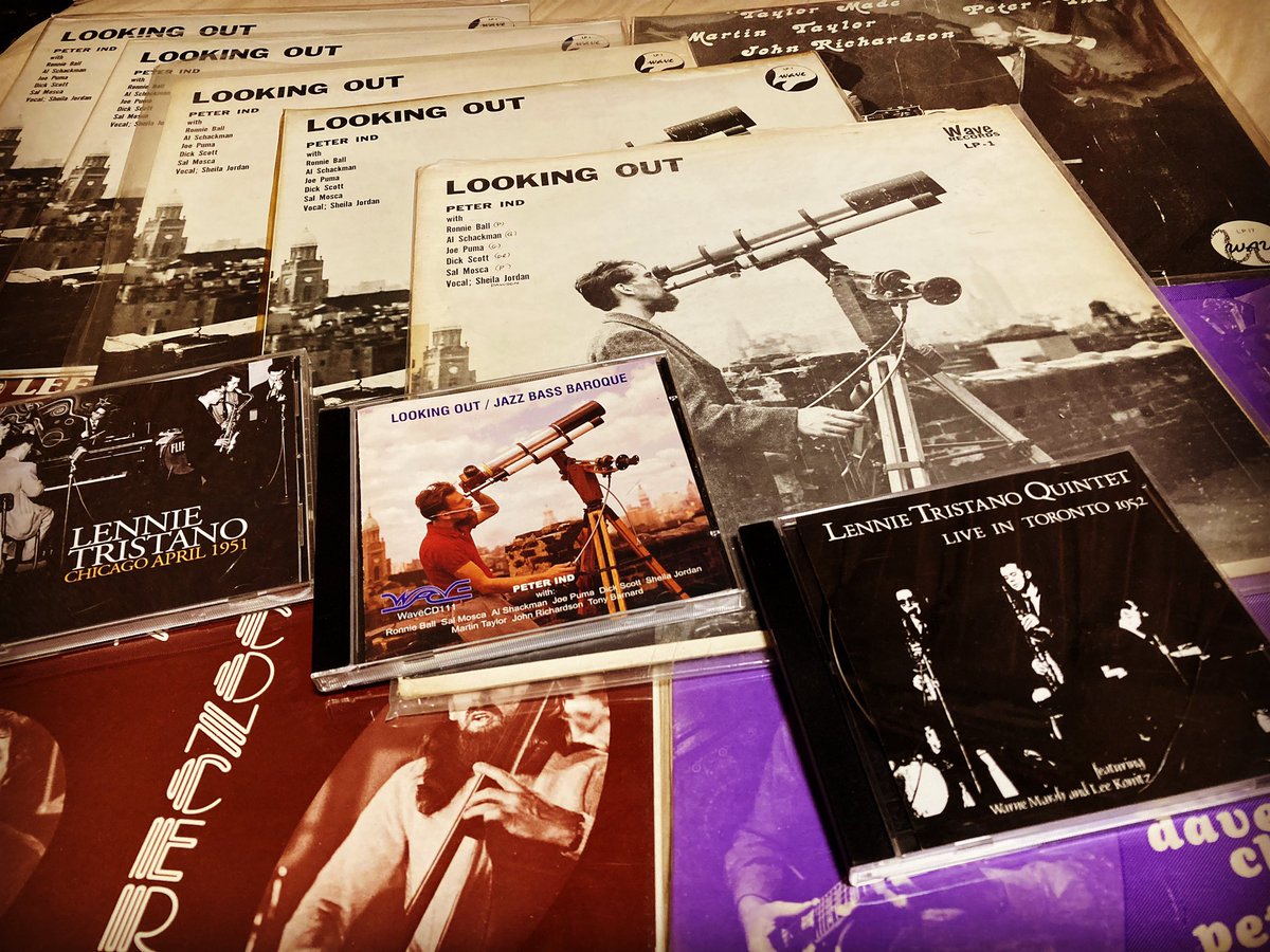 6adgjmptw9's tweet photo. んふ〜、なんでおんなじレコードが何枚も…って、P.インドと Wave Records に興味を持つきっかけになったものだし、レーベルデザインの変遷も気になるし、結構投げ売られていたし、なお莫迦(微笑)｡なんでか好きなのです ♪
#jazz #ジャズ親爺 #peterind https://t.co/oSXHS5U8kH