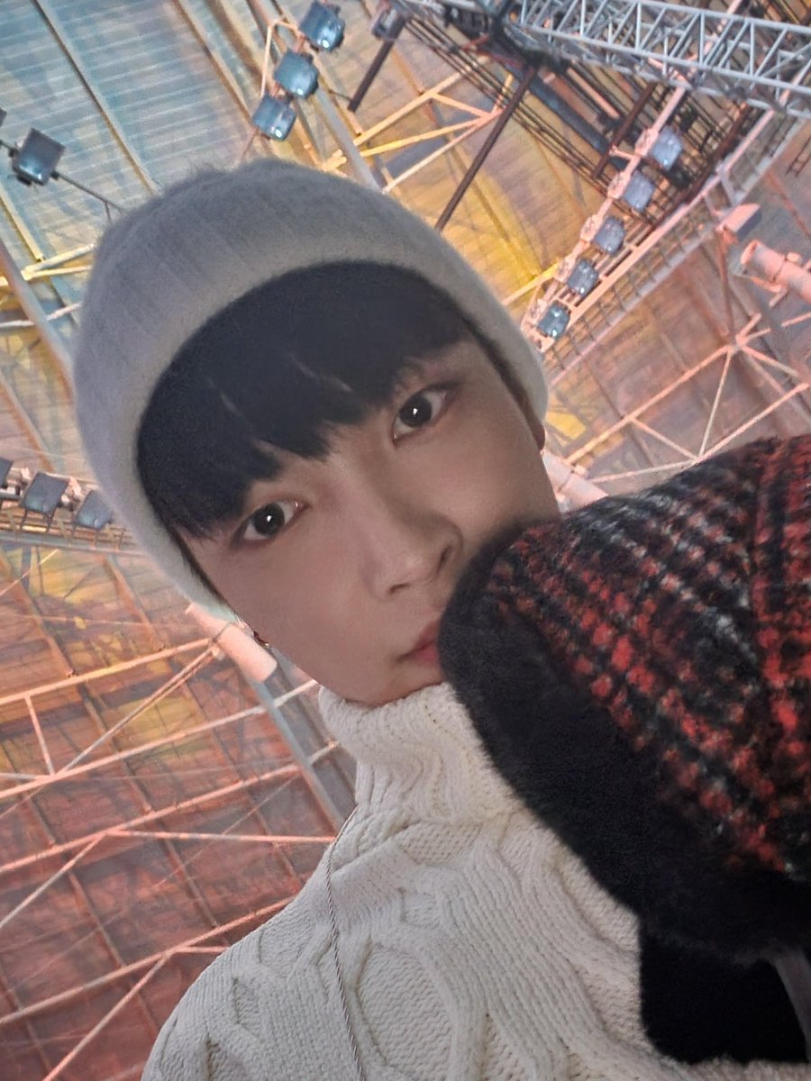 1024zone's tweet photo. [💌] 211225 HJ https://t.co/M4If1gl2Tp