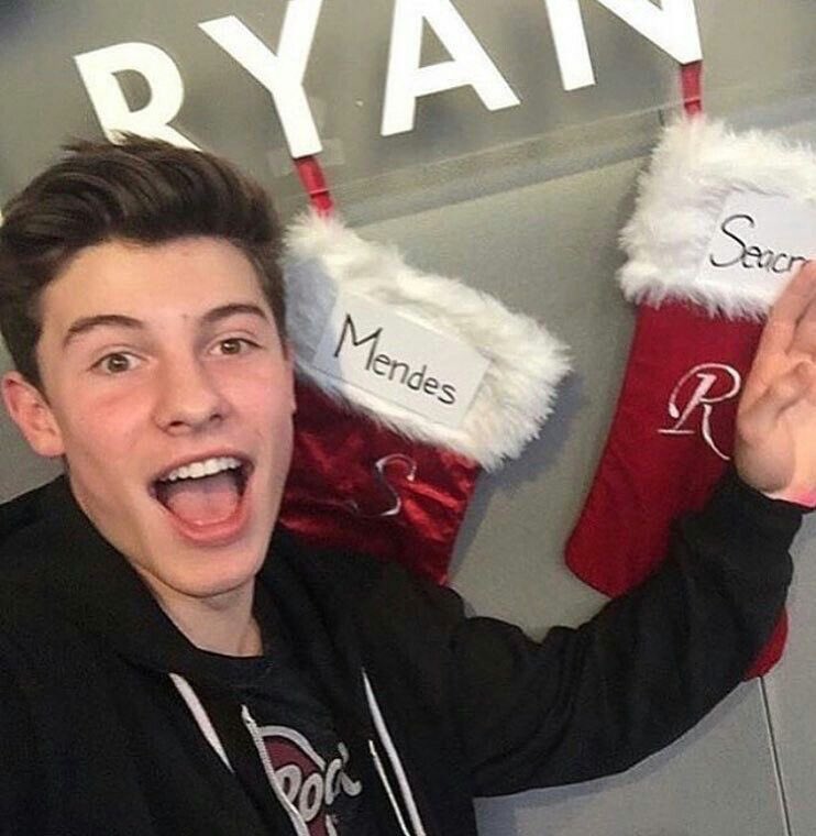shaylorthinker's tweet photo. merry christmas!🎉 https://t.co/J8Vvw7DGRE