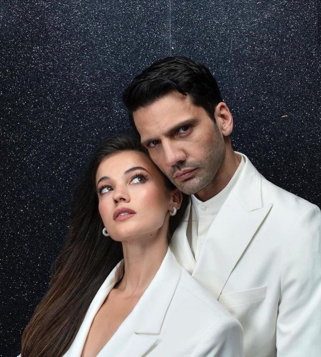 Siyahın içindeki beyaz.