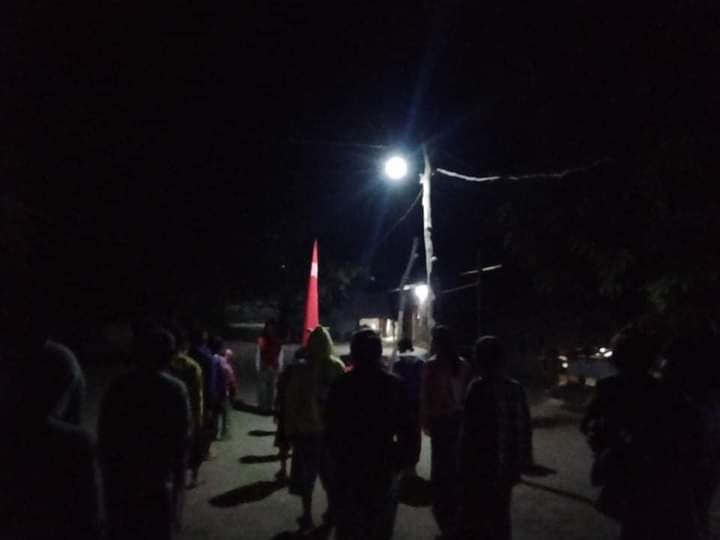 sandar_khant's tweet photo. With the lead of generation alphas, a night strike to fall the military junta, was continued in Pekone village, Yinmarbin township on December 25.

#PropagandaOfWorld 
#Dec25Coup  
#WhatsHappeningInMyanmar https://t.co/E5js5EVtLO