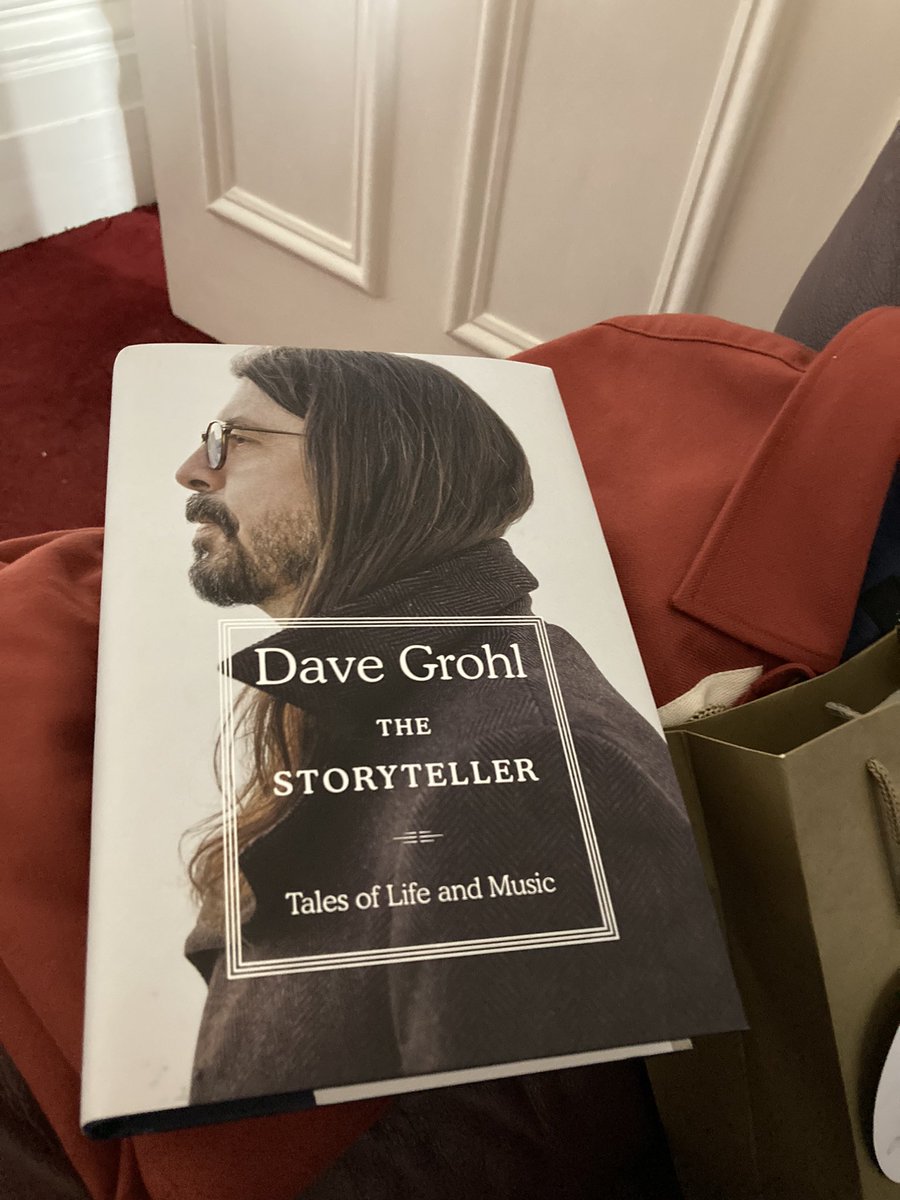 ChrisWildePE's tweet photo. My family know me so well! Buzzin’! @foofighters #daverocks https://t.co/VSfA1mJyxm