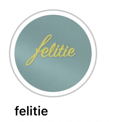 moon_crown_'s tweet photo. 𓊆 felitie 𓊇

12/25に届きましたっ( ¨̮ ) ❄️
もうとにかくブラウスが光沢感といい袖が細くなってるとことかレースの2重、色味もmimちゃんぽくて可愛すぎるんです、、
ジャケットのショート丈とスカートのピッタリ感・フリルが相性抜群🐻🤍
mimちゃん、可愛いお洋服をありがとう大切に着ます。 https://t.co/cjRu4wLGoF
