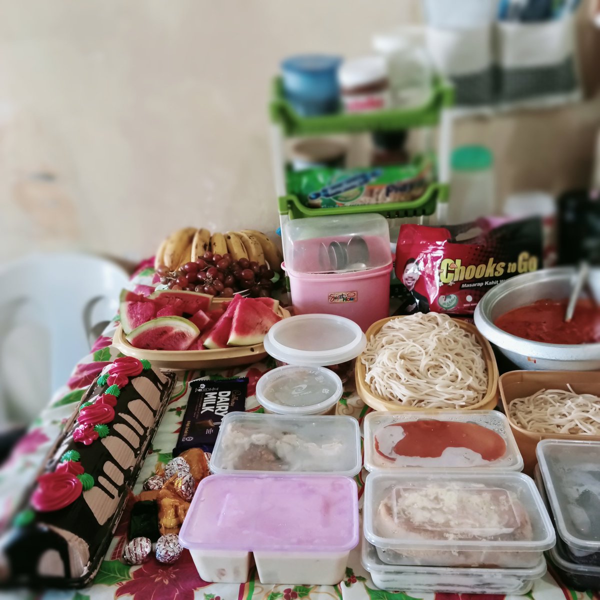 MaryOrbinar's tweet photo. Merry Christmas! Thankyou Lord for these food on our table 🙏 https://t.co/Frzyqdswtn