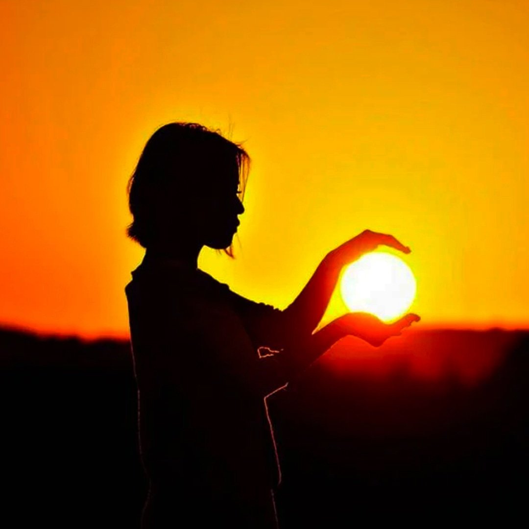 D Vitamini Eksikliği Belirtileri Nelerdir?👇🏻👇🏻
☀️ Sık sık hasta olmak, enfeksiyon kapmak
☀️ Yorgunluk ve tükenmişlik hissi
☀️ Kemik ve sırt ağrıları
☀️ Depresyon
☀️ Yaraların geç iyileşmesi
☀️ Kemik erimesi
☀️ Saç dökülmesi
☀️ Kas ağrıları