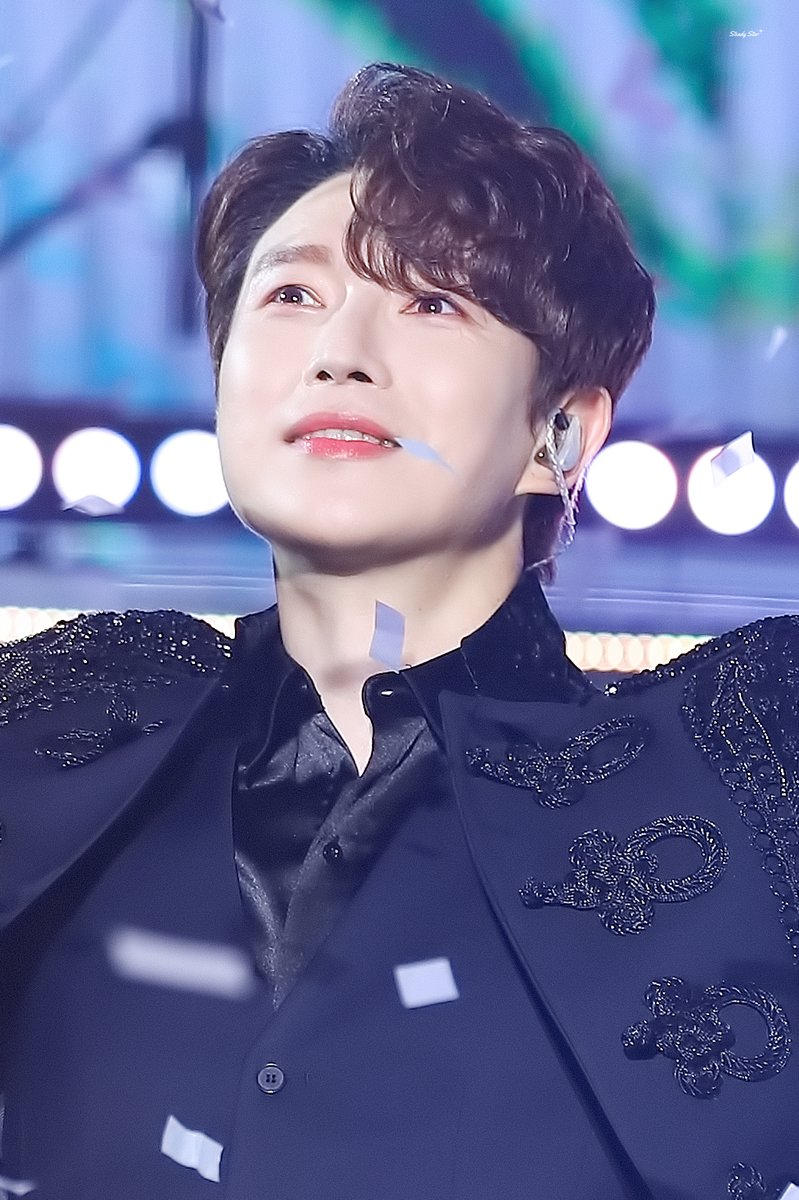 211218
더 로얄 서울
#배두훈 #포레스텔라 #FORESTELLA