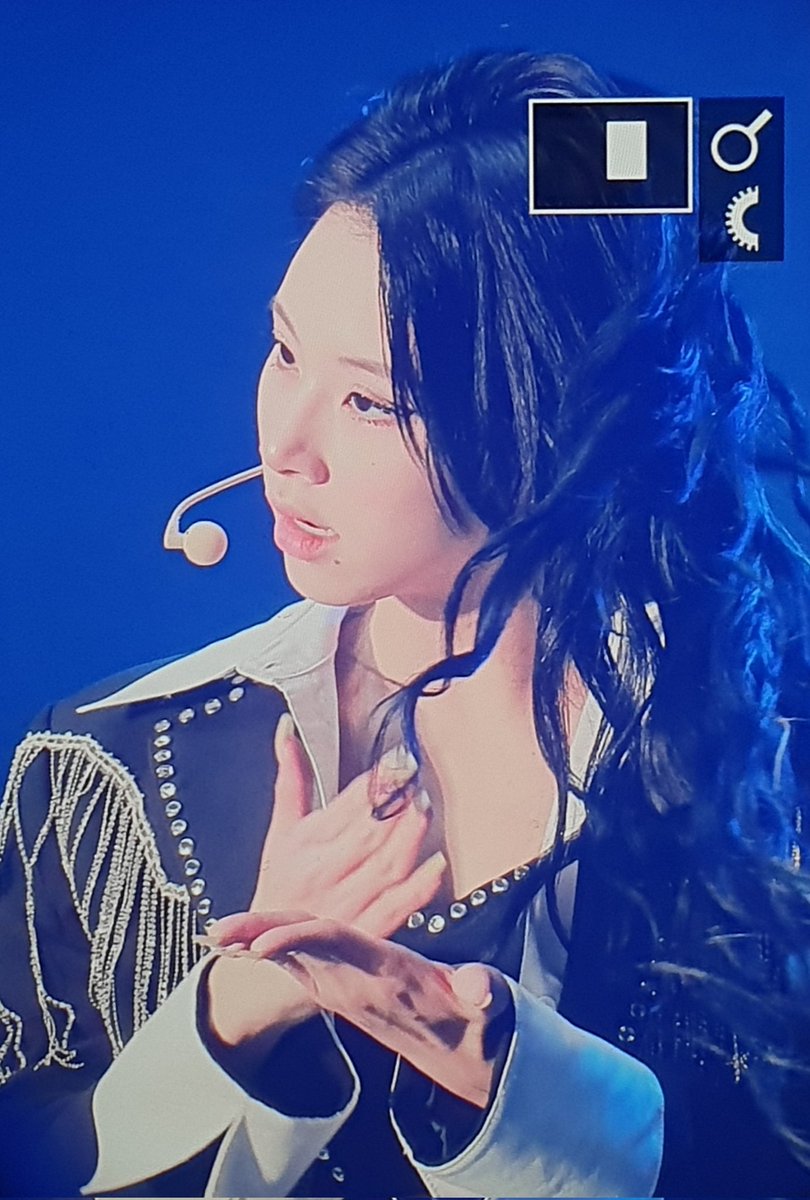 honeychaeng's tweet photo. #트와이스 #TWICE #채영 #chaeyoung
211225 #콘서트 https://t.co/PKVfQMGmy6