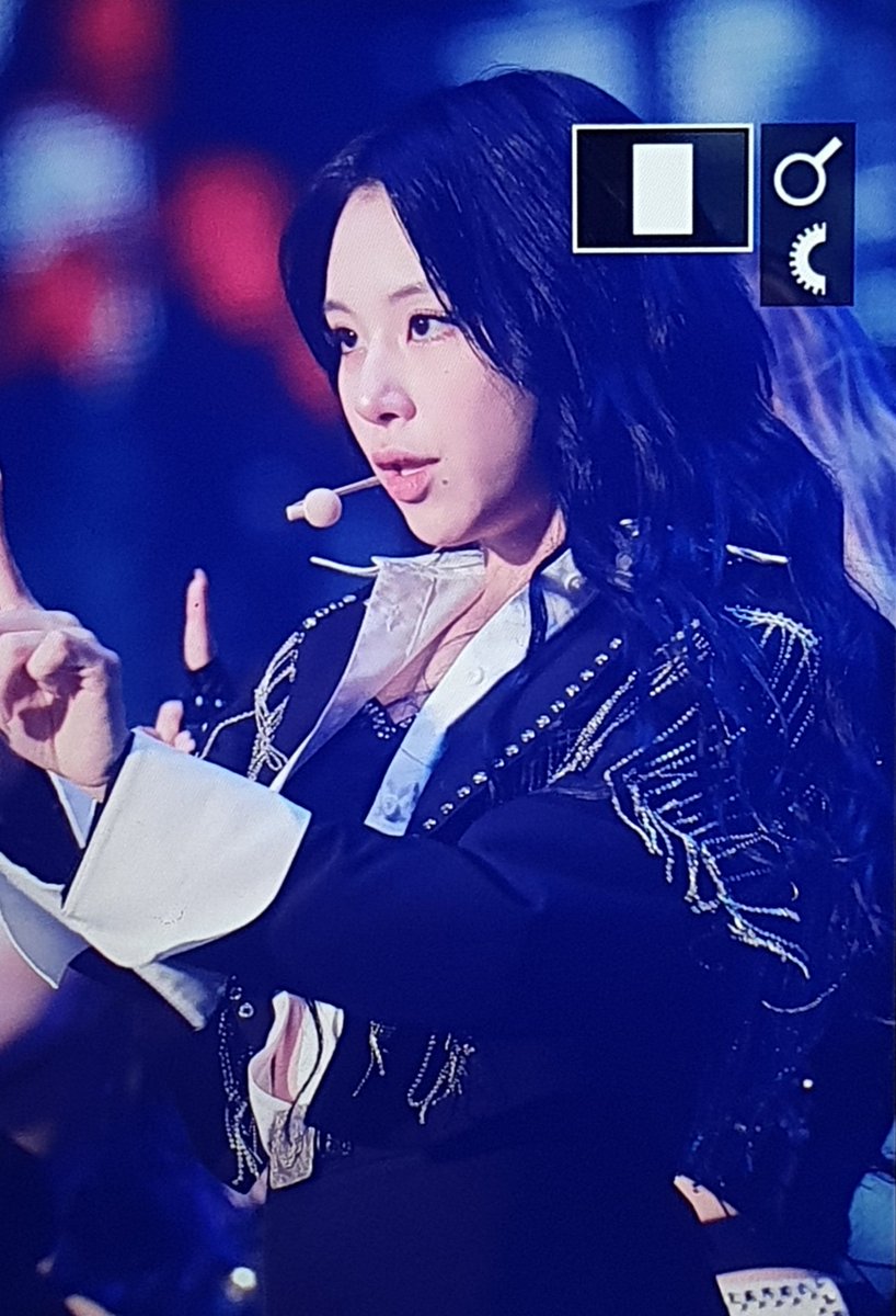 honeychaeng's tweet photo. #트와이스 #TWICE #채영 #chaeyoung
211225 #콘서트 https://t.co/PKVfQMGmy6