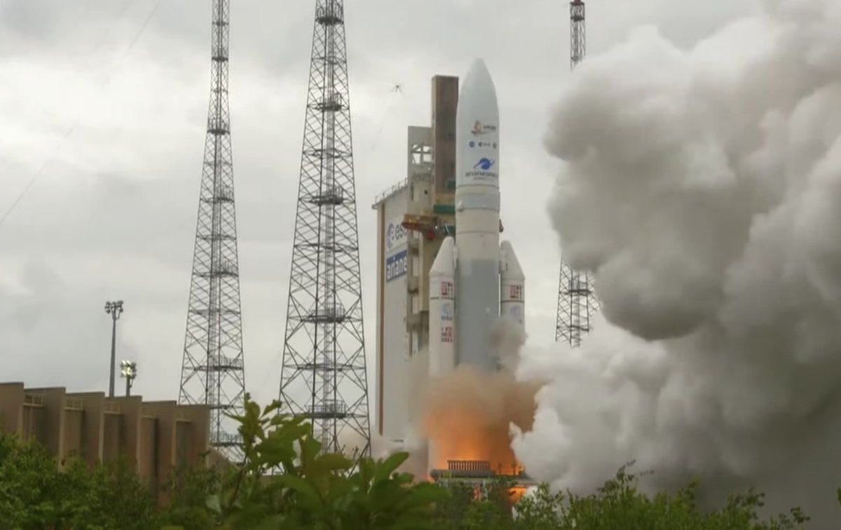 verge's tweet image. NASA’s revolutionary James Webb Space Telescope successfully launches to space theverge.com/2021/12/25/228…