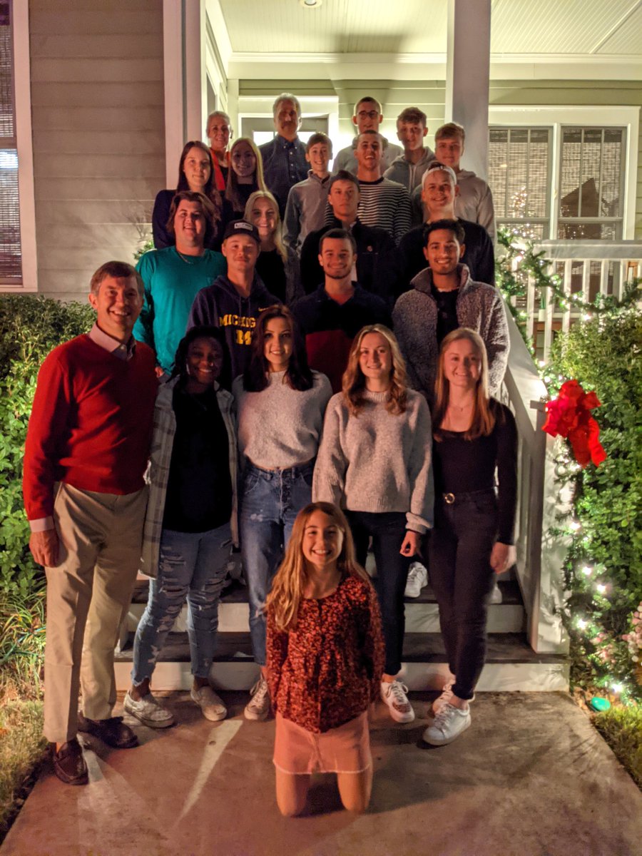 CoachVroon's tweet photo. Merry Christmas from Newberry College Golf! #grateful https://t.co/mFeDj8h88x