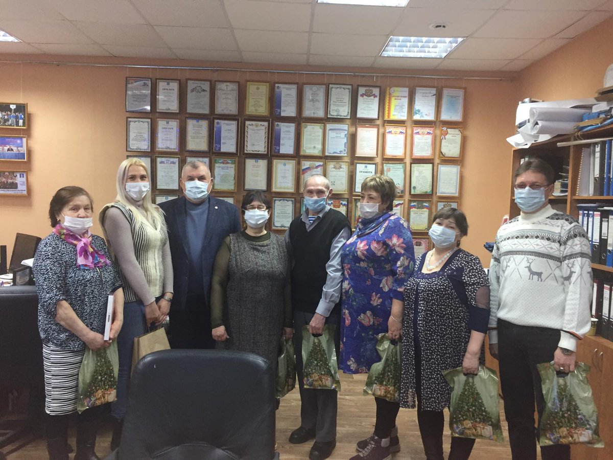 tos_olimpiiskii's tweet photo. Подведение итогов года и поздравление активны�� жителей и @tos_olimpiiskii
@tos_sirenevyi @TV_Dubrovina @orenburgskaya58 с наступающим новым годом!!! @PKStolyarov @7_okrug https://t.co/AKMrvHrZMJ