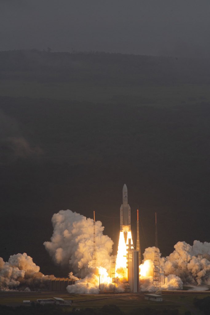 Ariane 5 tweet media