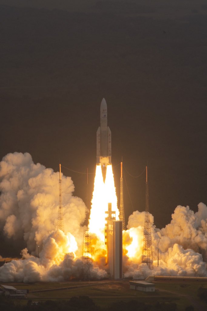 Ariane 5 tweet media