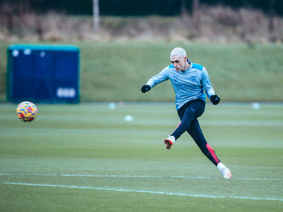 ManCity's tweet photo. A Christmas Day session! 🎄✨

#ManCity https://t.co/3H6FMXEEkk