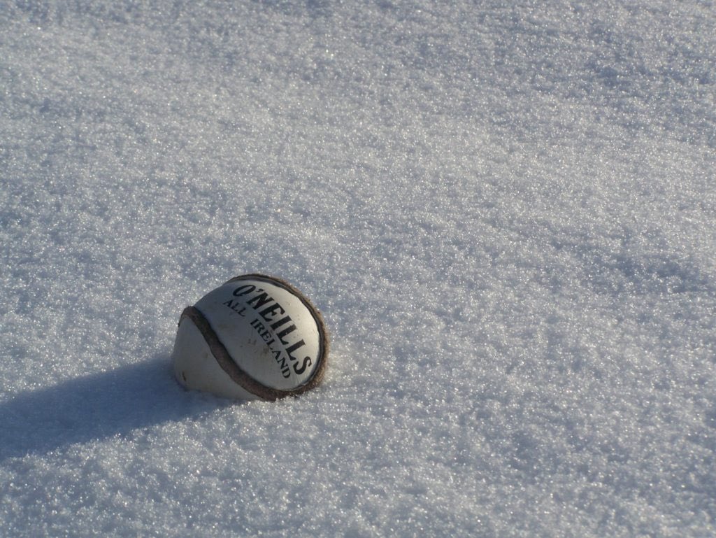 OgsClg's tweet photo. Happy Christmas to all our members, players, supporters and families from everyone at CLG Pearse Óg 
#HappyChristmas2021 https://t.co/xJYi8K8jjE