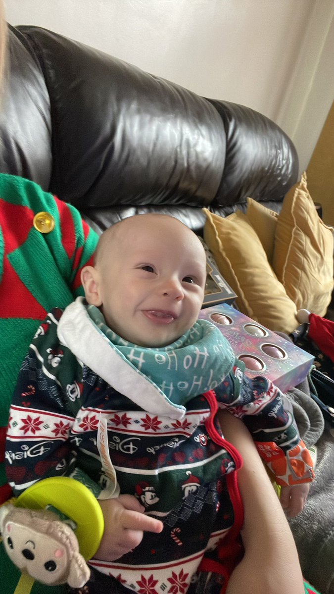 breffski's tweet photo. It’s his first ever Christmas 🥰 https://t.co/5rrGUgWvuR