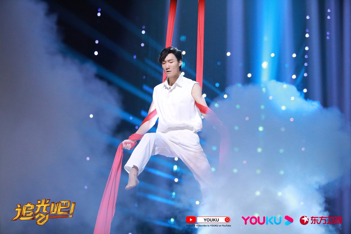 YoukuOfficial's tweet photo. #ShineSuperBrothersS2 Passionately performing with their sincere hearts, they challenge themselves, and chase their dreams!
#BIEKPN #KeyNG #AskaYang #ZhangAoyue #DickyCheung #ZhangXiaolong #ZhouXiaoo
#YOUKU #优酷 https://t.co/qL8Mr2lALn