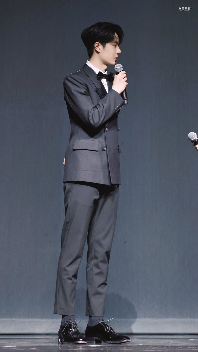 mitzi4r's tweet photo. #WangYibo at China's Top Dancers Night
cr. 海盐焦糖·王一博
#DancerYibo #YIBOPositiveEnergy https://t.co/3hU5XblxZh