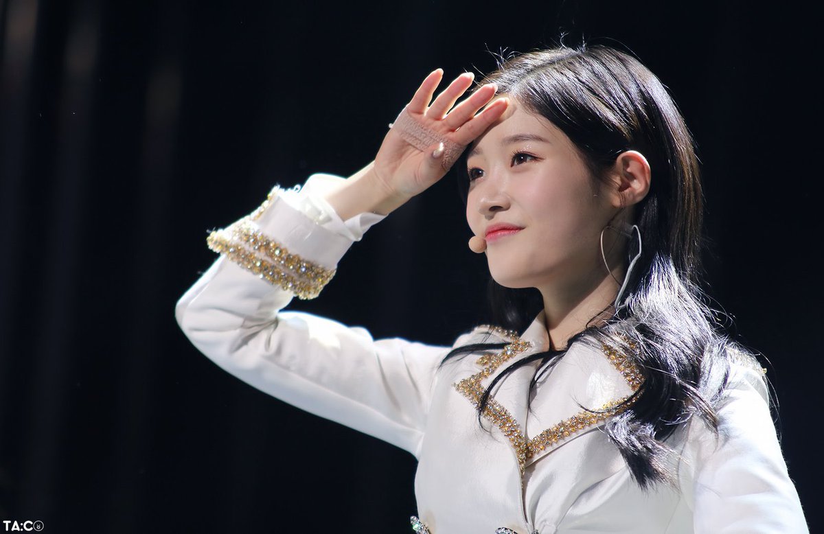 161225

#다이아 #DIA #채연