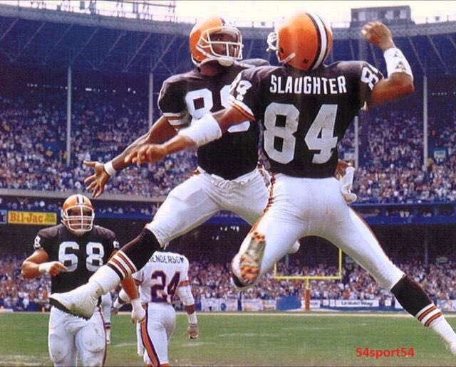 MUTGuru's tweet photo. MERRY CHRISTMAS! 🎄
If the @Browns win today.. 

We’ll give someone who RETWEETS this plus FOLLOWS @soden_bowl and @MUTGuru, a JSA Certified Webster Slaughter AUTOGRAPHED Jersey! ✍️

#MerryChristmas2021 
#NFL #Browns https://t.co/CxTV8xAsmF
