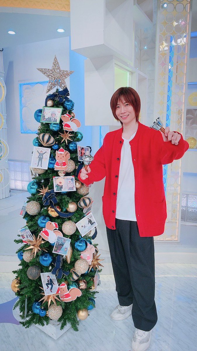 UGMD's tweet photo. X'masまでに出したかった写真を供養🎄
こんなに周りが幸せそに見える時ってあんまないけど、無理に幸せに過ごす必要なんてなくて、楽しく過ごす人もそうでない人も、出掛けなくても1人で過ごすとしても、ただ存在しているだけで生きてるだけでメリークリスマスだよと言いたい🎅
メリークリスマス🎅✨ https://t.co/bclIymD9kK
