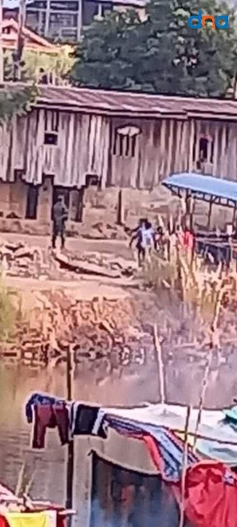 spring_2021's tweet photo. According to witnesses, A locals from MinLetPan Village, South of MyaWaddy Tsp, Karen State was seriously injured by gunshots fried from Military Council. It’s not easy to help him cuz of having army base nearby.

#PropagandaOfWorld 
#Dec25Coup  
#WhatsHappeningInMyanmar https://t.co/w1il0KM7EE